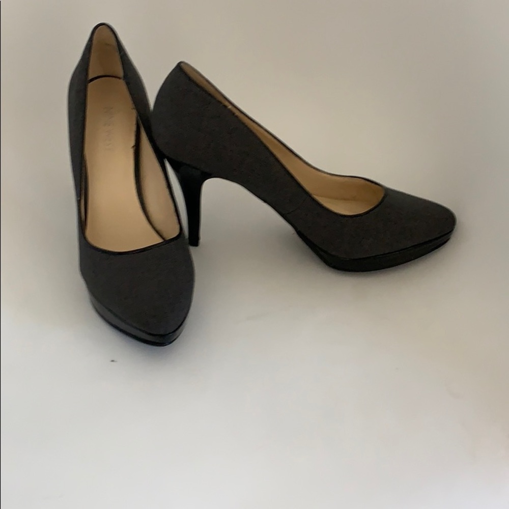 Shoes - Picture 2 of 4